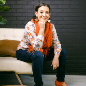 lydia-martinez-elle-marketing-and-events-headshot lydia-martinez-elle-marketing-and-events-headshot